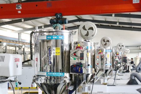 What is the reason why the temperature of plastic dryer can not reach